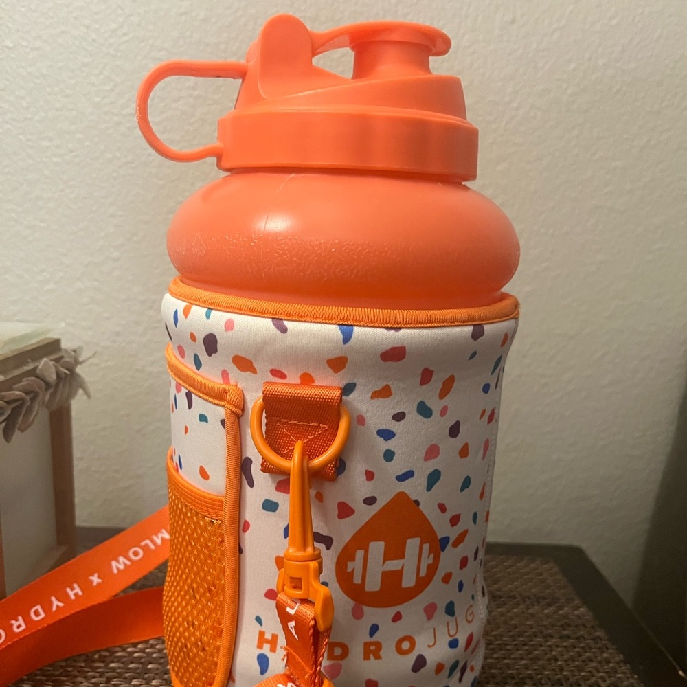 HydroJug Coral with confetti sleeve